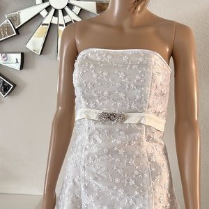 (JESSICA McCLINTOCK) -FOR- GUNNE SAX Ladies shiny white dress size 3/4